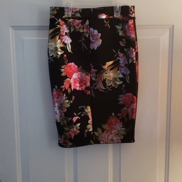 CHARLOTTE RUSSE - Picture 3 of 5